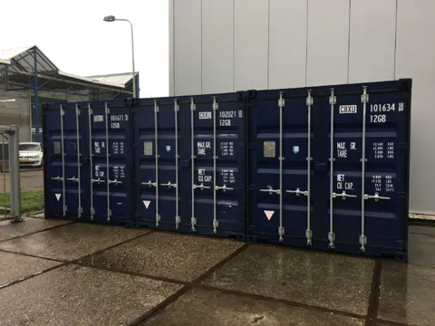 Inboedelopslag huren in Langeraar