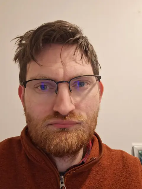 Man op zoek naar vriendschap