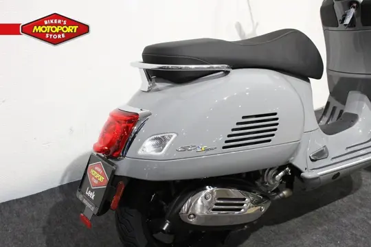 Vespa GTS 300 HPE Super Tech ABS (2020)