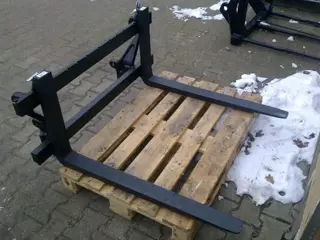 palletbord met palletlepels / palletvorken