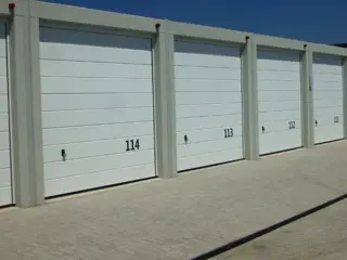 Opslagruimte / motorstalling / garagebox te huur Kudelstaart