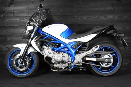 Suzuki Gladius 650 ABS 35 kw mogelijk ! (2011)
