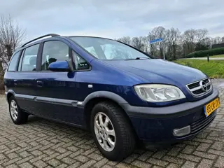 Opel Zafira 2.2-16V Elegance 7- Zits met Airco, LMV & Opties !