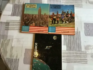 2 BOEKEN ;LA GEOGRAPHIE de L'AMERIQUE