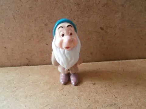 Sneeuwwitje 7 dwergen poppetje 6 adv7720