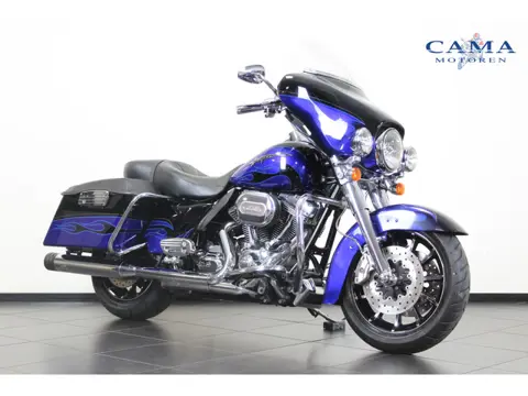 Harley-Davidson FLHTCUSE6 CVO Ultra Classic Electra Glide