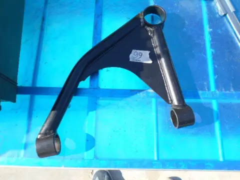 Rear upper suspension arms for De Tomaso Pantera