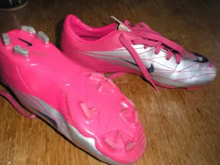 Voetbalschoenen -nike mercurial - maat 34 - z.g.a.n.