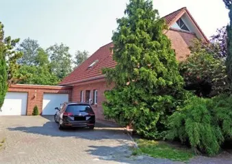 Degelijk vrijst. woonhuis op ruim perceel