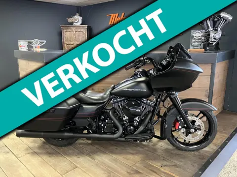 Harley Davidson FLTRXS 103Ci Roadglide Special Denim Black Edition Vance & Hines