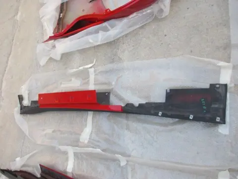 Rh outer sill cover for Ferrari F12 Berlinetta