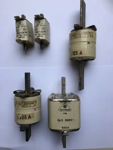 5 oude mespatronen(industrieel)