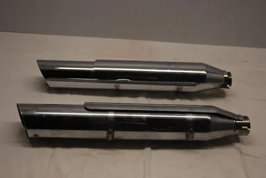 UITLAAT Harley Davidson Softtail 2000 - 2017