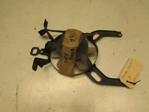 VENTILATOR Kawasaki GPX 600 1988 - 1994
