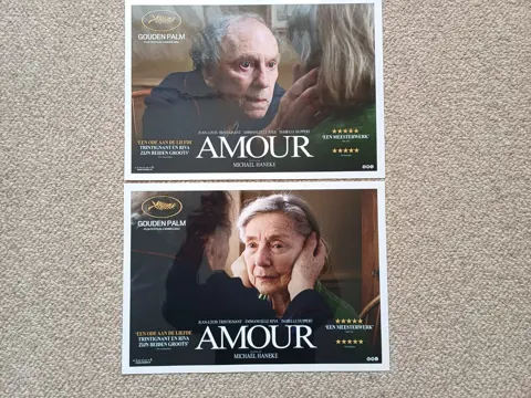 AMOUR     lobbycard set.