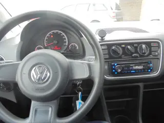 Foto 12 van Volkswagen up! 1.0 take up! BlueMotion Airco, sportonderstel