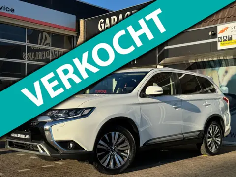 Mitsubishi Outlander 2.0 Executive | Bi-Xenon | Full-Led | Leder/Alcantara | Navi | Camera | Cruise 