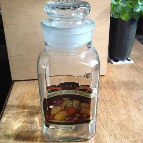 Suikergoed pot met fraaie deksel