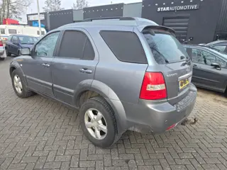 Kia Sorento 2.5 CRDI VGT Adventure motorschade diesel bj 2008 grijs kenteken