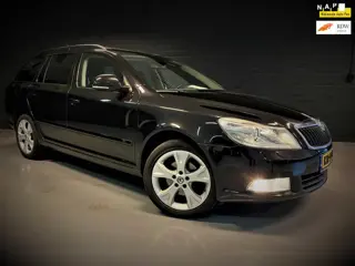 Skoda Octavia Combi 2.0 TDI Elegance,Leder,Xenon,Schuif-dak,APK Okt-2023.