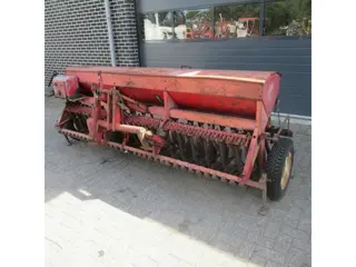 Saxonia A201 Zaaimachine 3 meter breed 32 pijpen