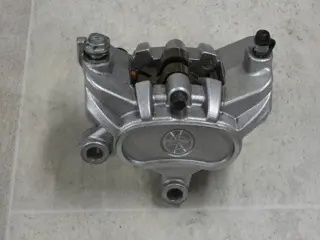 ACHTER REMKLAUW Harley Davidson Sportster 1200 Custom 2012