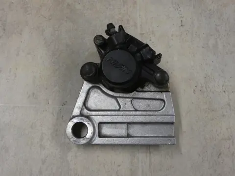 ACHTER REMKLAUW Triumph 955 daytona 2001 - 2006