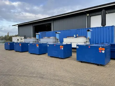 Kiwa IBC 1000 liter dieseltank met keuring (bj 2002)
