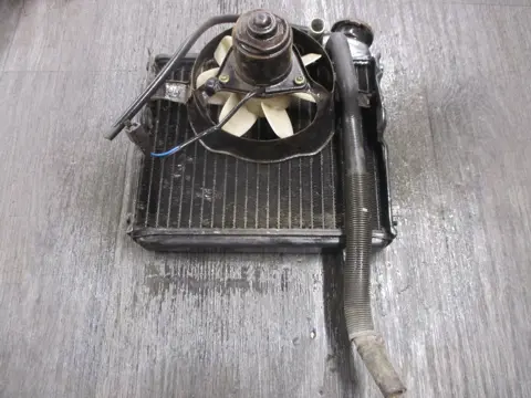 RADIATEUR Yamaha XZ 550 1982 - 1983