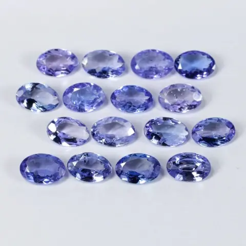 16 pcs- Geen reserve - Tanzaniet - 6.27 ct