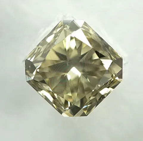 Diamant - 0.46 ct - Radiant - Y-Z, Light Greenish Brownish