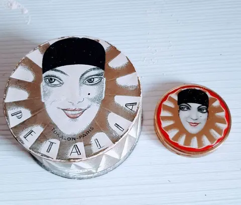 Compacte en art deco spiegel (2)