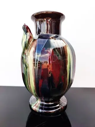 Art Deco vaas met zittend vogeltje