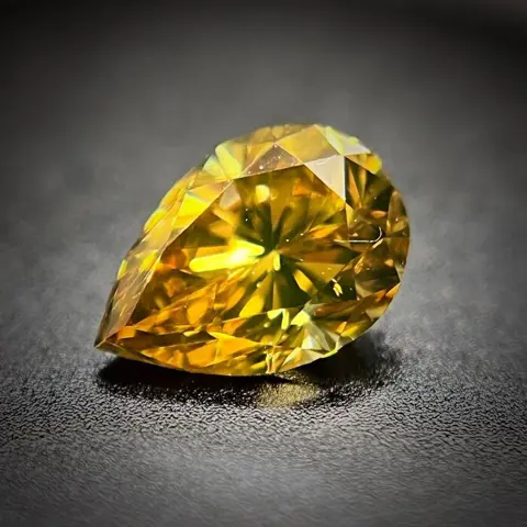 1 pcs Diamant - 0.53 ct - Peer - fancy deep brownish