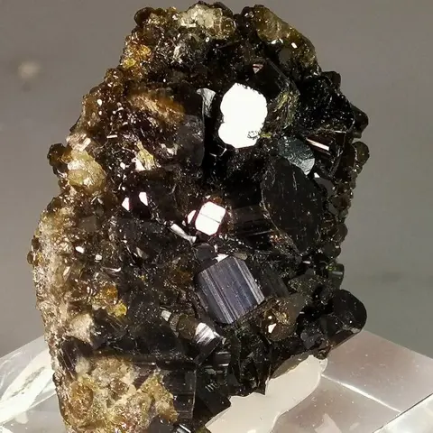 Vesuvianiet Gemma-kristallen, alpine klassieker - 7×3×1 cm