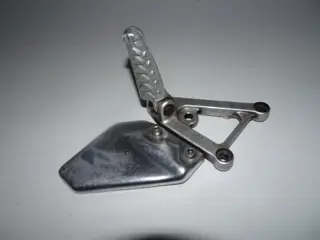 LINKER SCHETSPLAAT Aprilia Tuono 1000 2003 - 2005