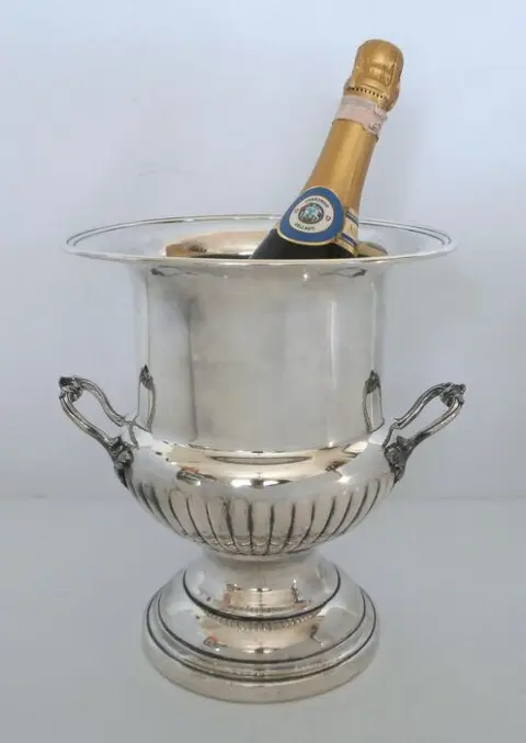 Fleuron - Christofle - Champagnekoeler op pedestal voet -