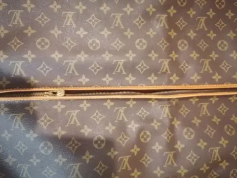 Louis Vuitton - Reistas