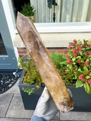 Good Quality large Ultra smoky rock crystal obelix Kristal