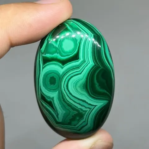 Malachiet Cabochon - 45×30×8 mm - 33.02 g