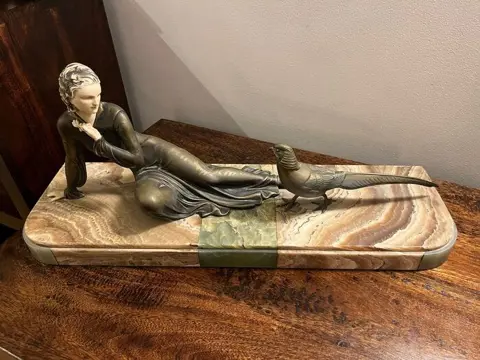 Menneville - Beeld (1)