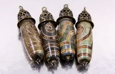 4 DZI Boeddhistische Heilige Tibetaanse hangers Lotusbloem