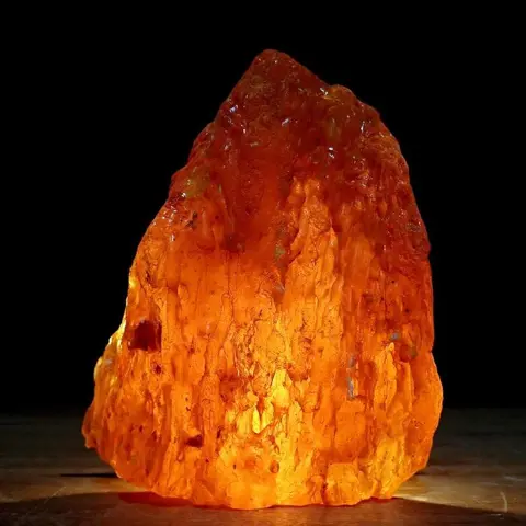 Natuurlijk A+ goud / geel amber Ruw 1963.55ct, Rusland -