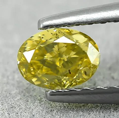 Diamant - 0.50 ct - Ovaal - Natural Fancy Greenish Yellow -