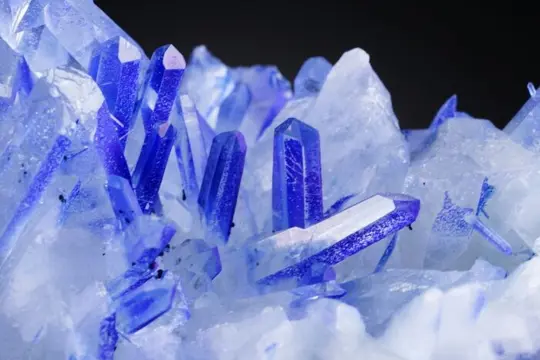 BLAUWE kleur QUARTZ op matrix - geen minimumprijs -