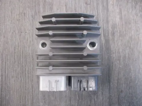 SPANNINGSREGELAAR Yamaha XV 1900 2009 - 2009
