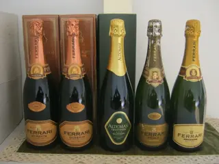 1995 x2 Rose, 2005 Perlè, 1x Maximum Brut Ferrari &amp;