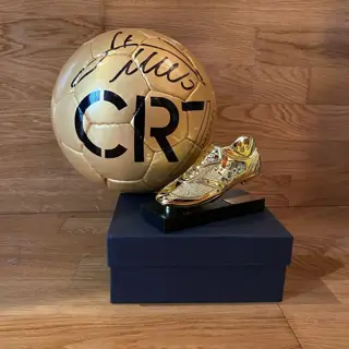 Cristiano Ronaldo - Voetbal, Voetbalschoenen