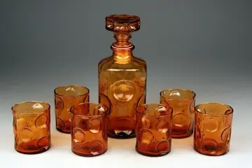 Een karaf met glazen - Glas