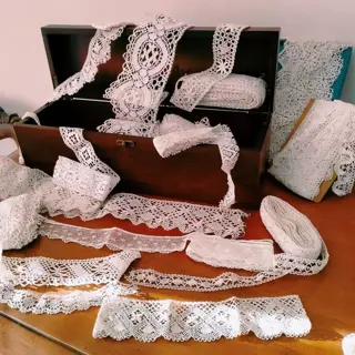 Divers - Kant en borduurwerk voor poppenkleedjes -